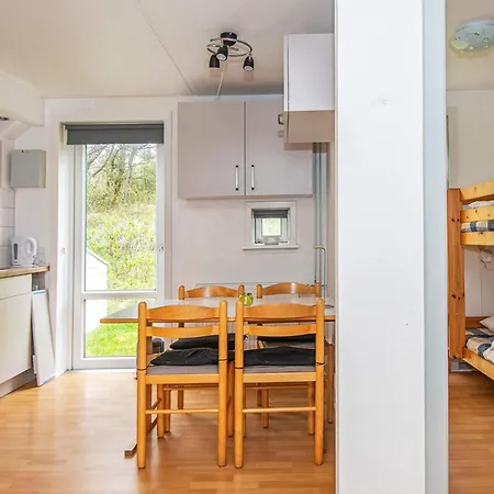 6 Person In Romo-by Traum *