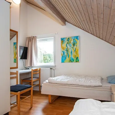 6 Person In Romo-by Traum * Sønderby